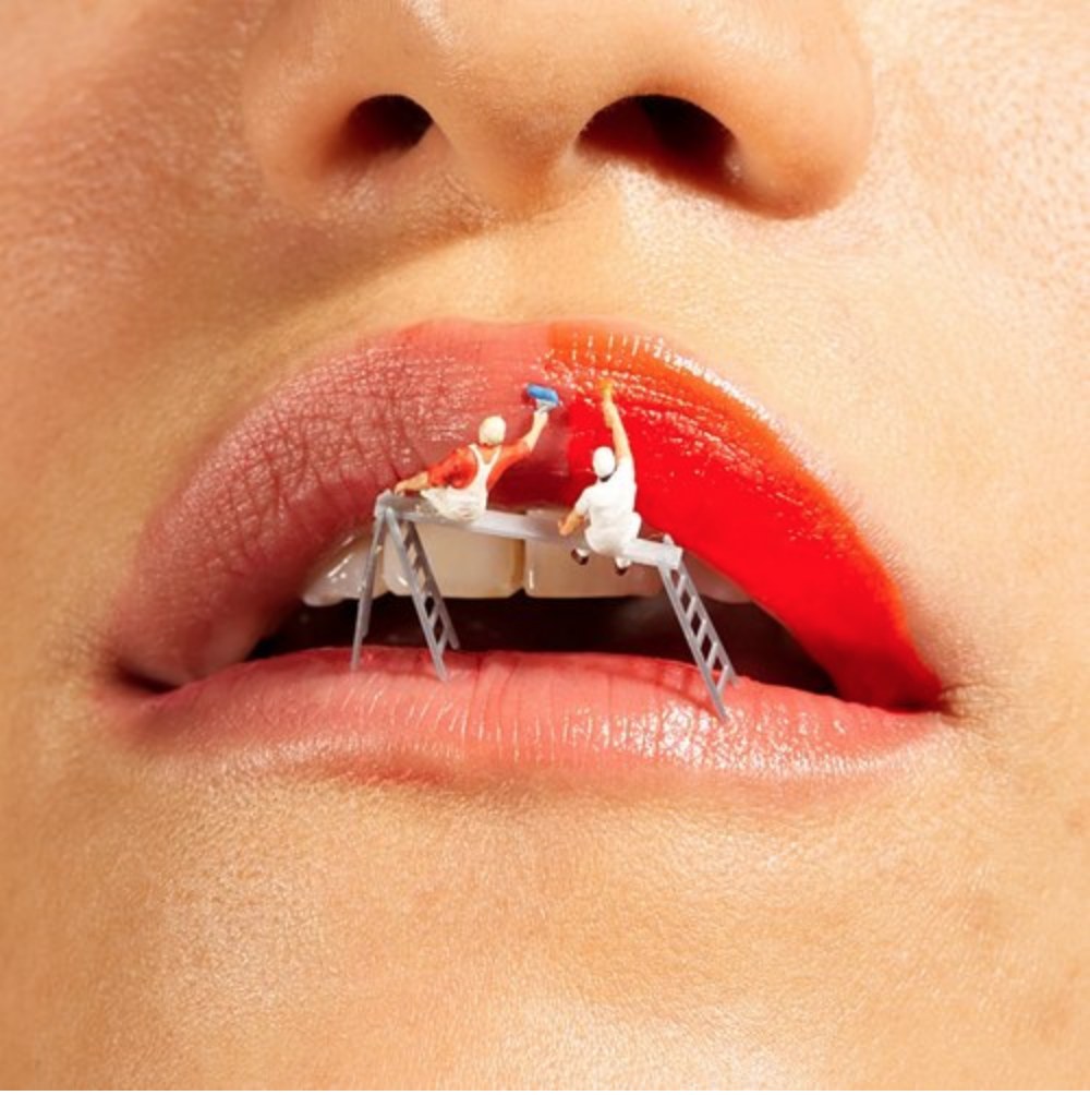 J. LÉO, Red Lips